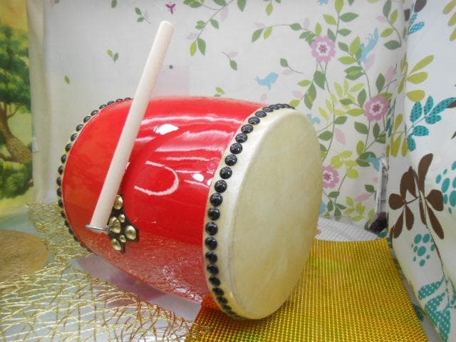 新品未使用(送料無料)19.800円　エイサー大太鼓30cm 撥付き