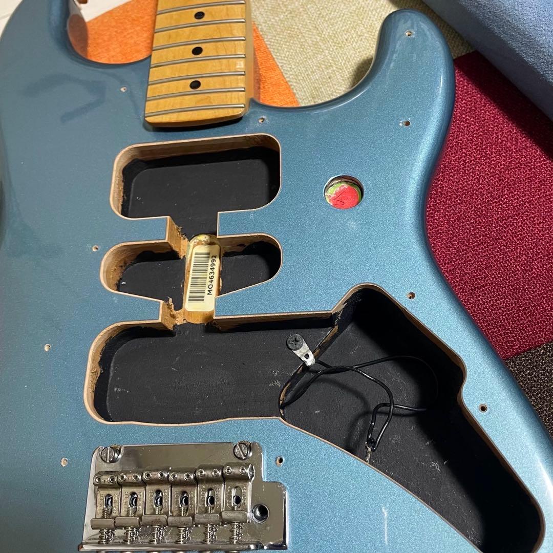 Fender Player Stratocaster バッファー内蔵　ロックペグ