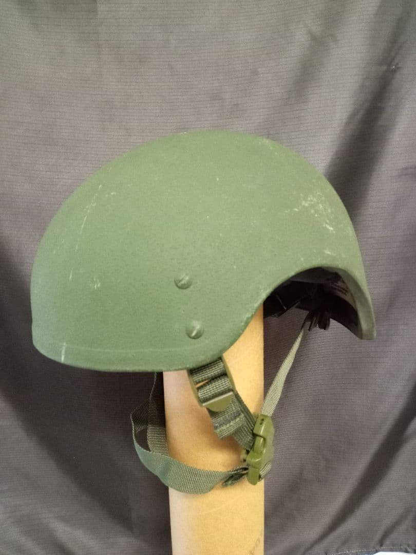 ハイカットヘルメット