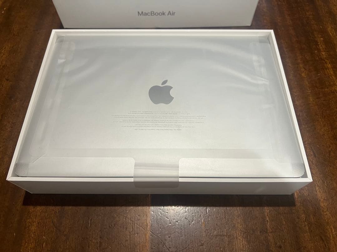 Apple MacBook Air 16GB/256GBシルバー 本体
