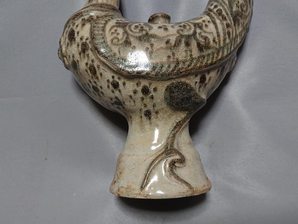 コレクター収集品　タイ　カロン鉄絵 唐草紋 クジャク形　水注15～16世紀