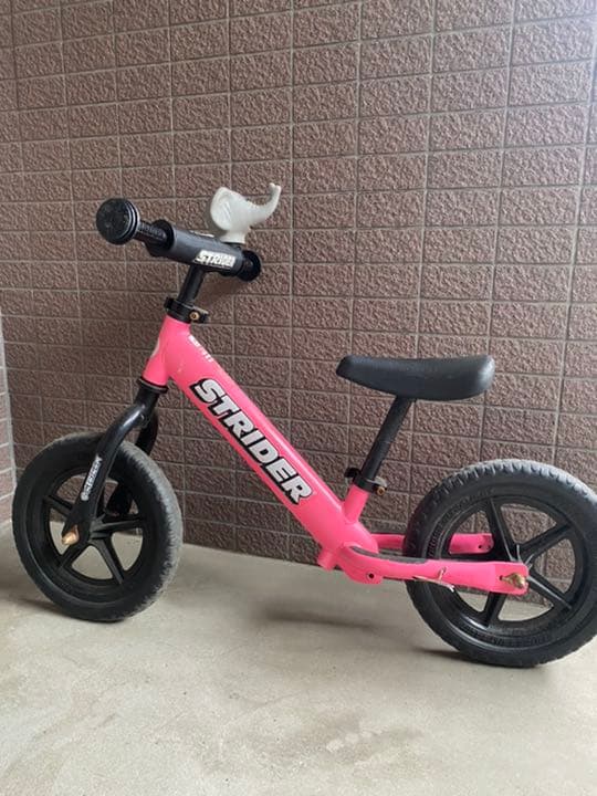 ストライダー STRIDER ピンク　スポーツタイプ