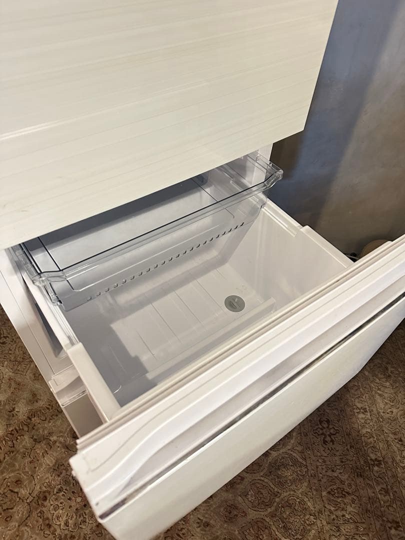 ②東京都内23区配送無料】2023年　美品　haier 冷蔵庫　335L 格安