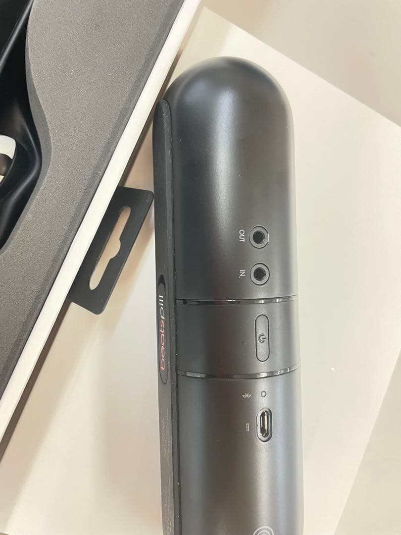 beats pills スピーカー と専用スタンド