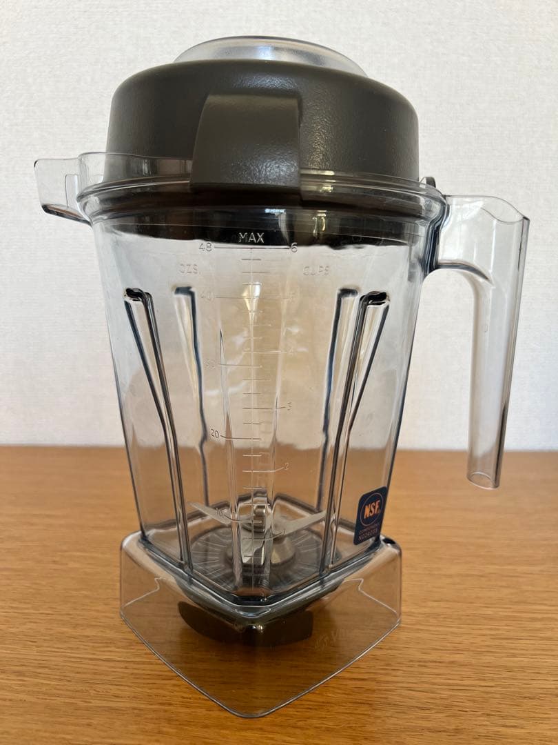 Vitamix ホワイトミキサー 10段階調整　ドライコンテナ付　2020年製