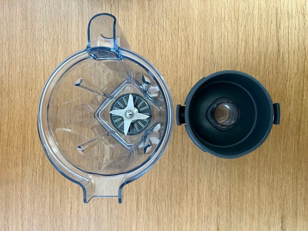 Vitamix ホワイトミキサー 10段階調整　ドライコンテナ付　2020年製