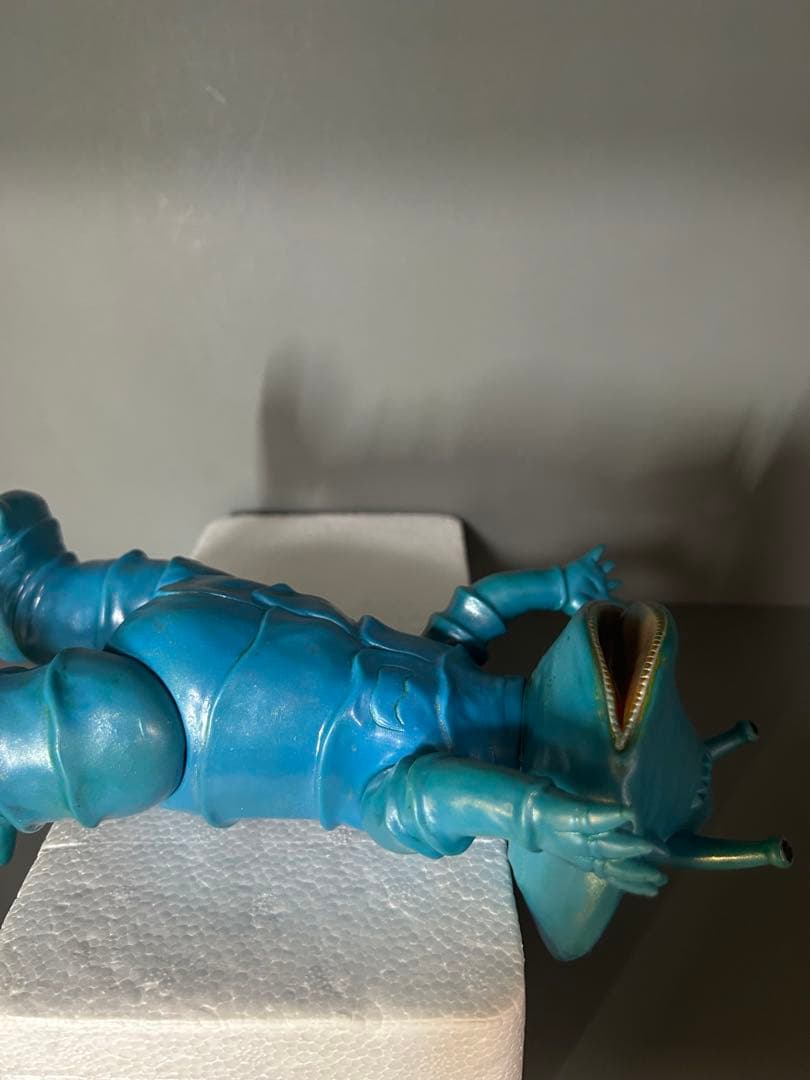 断捨離マン　カネゴン　マルサン　円谷プロ