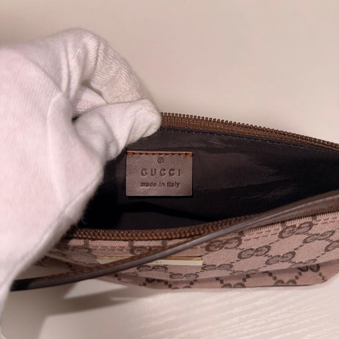 GUCCI グッチ アクセサリーポーチ　GGキャンバス