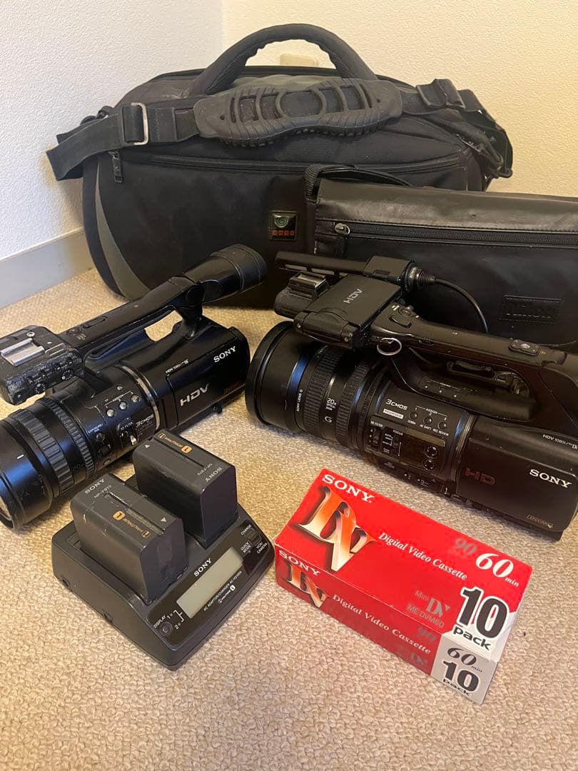 Sony HVRZ5J業務用ビデオカメラ本体2台ワイコン電池バッグオマケ付
