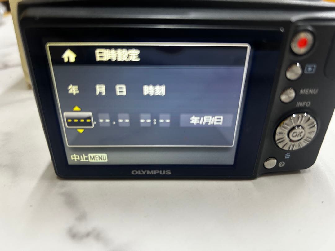 OLYMPUS デジタルカメラ　SZ-14