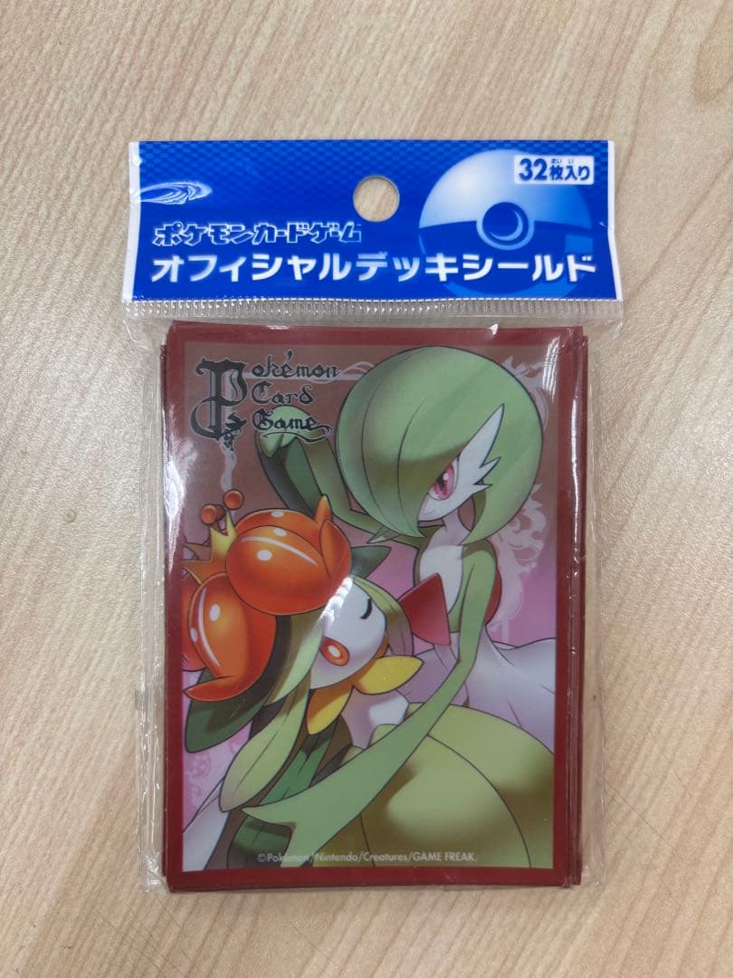 ポケモンカード　デッキシールド　スリーブ　サーナイト　ドレディア　32枚　未開封