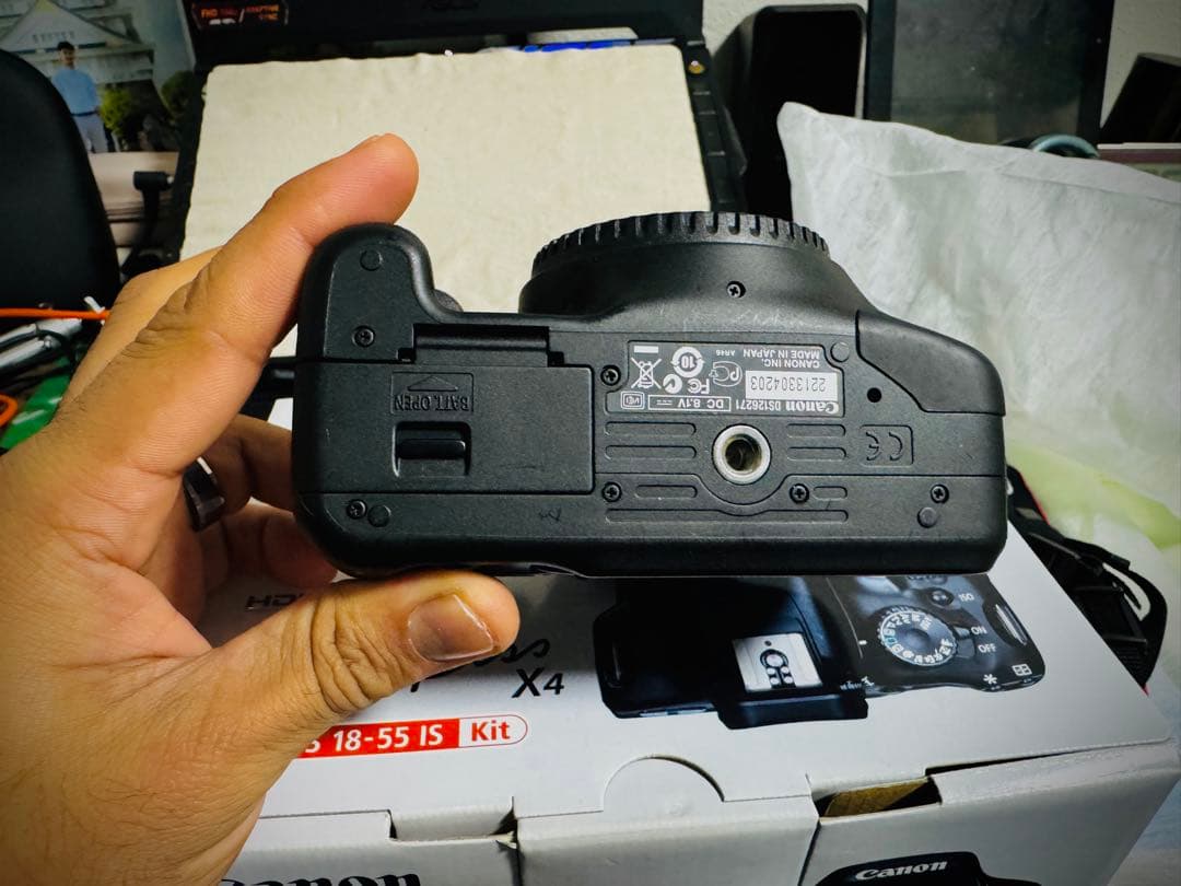 極美品Kiss X4 18-55mm + 50mm単焦点 + フード付フルセット