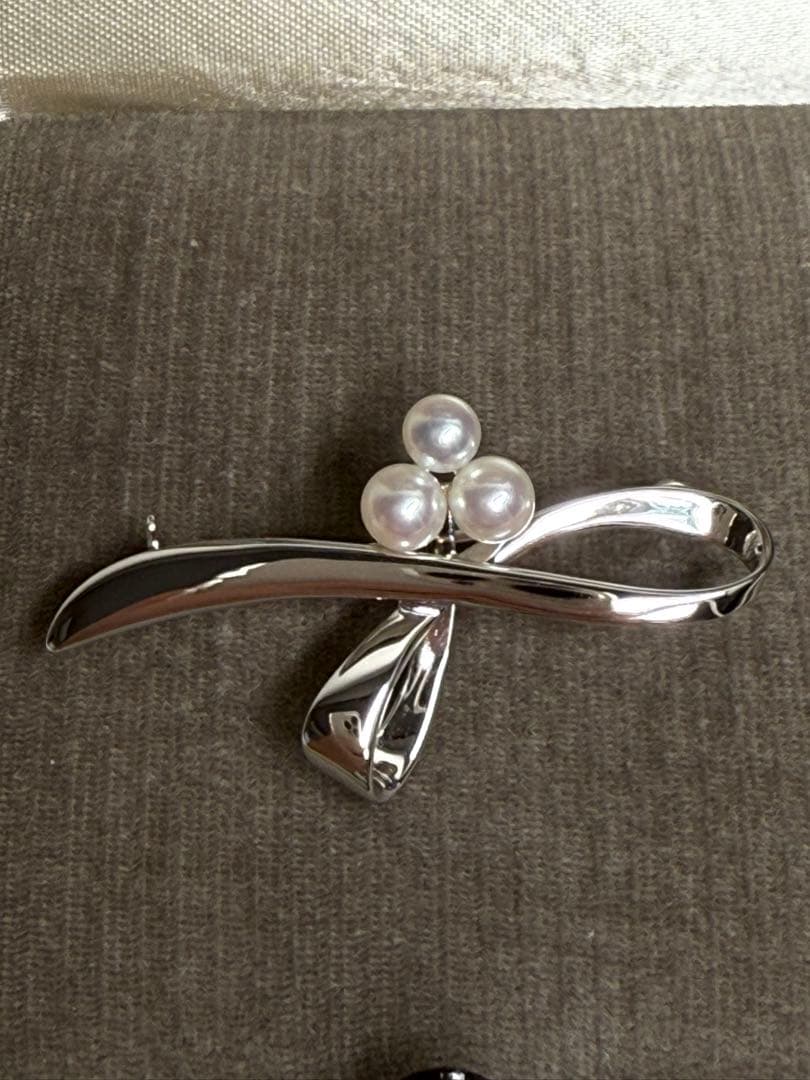 ＊新品＊　MIKIMOTO アコヤ真珠　ブローチ