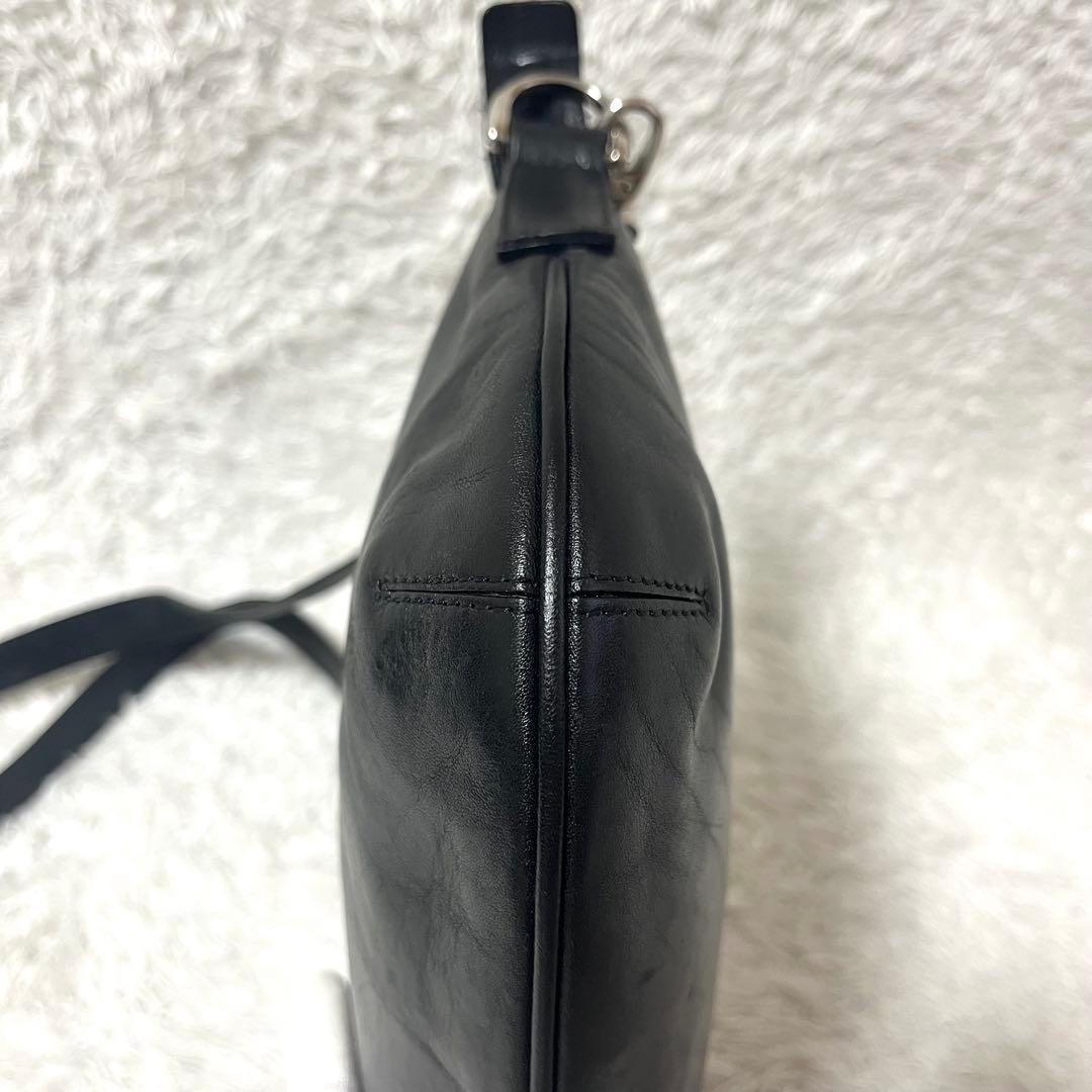 HIROFU ヒロフ ショルダーバッグ オールレザー ブラック 黒 型押しロゴ