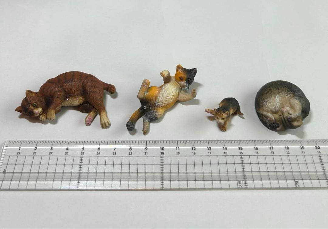 希少 猫 フィギュアと小物セット レア 鑑賞 ガチャ コレクション