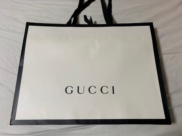 GUCCI リンゴtシャツ サイズS 新品、未着用
