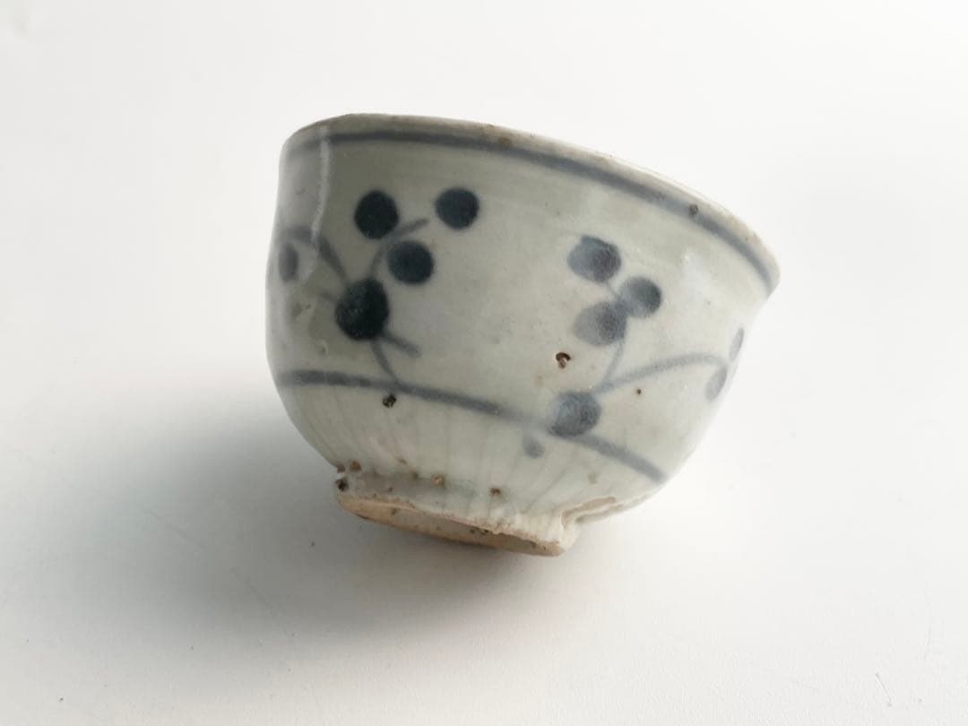 骨董　アンティーク　初期伊万里　染付　薺文　盃　酒器　酒盃　杯　金継ぎ　金繕い