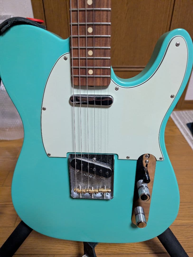 Fender vintera　60　mod