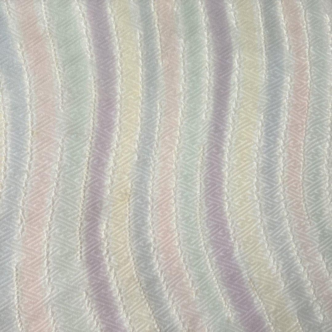 着物反物 絹 100パーセント パステルカラー 絞り小紋 流水柄