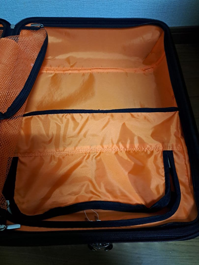 ネイビー ストライプ 中型キャリーケース　[テラさん専用]