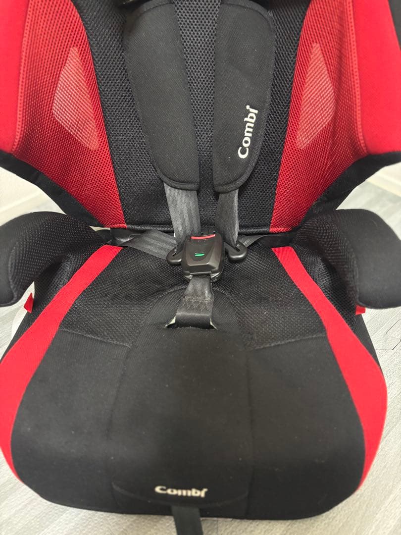 combi コンビ　ジョイトリップ エアスルーＧＧ　レッド ジュニアシート　赤