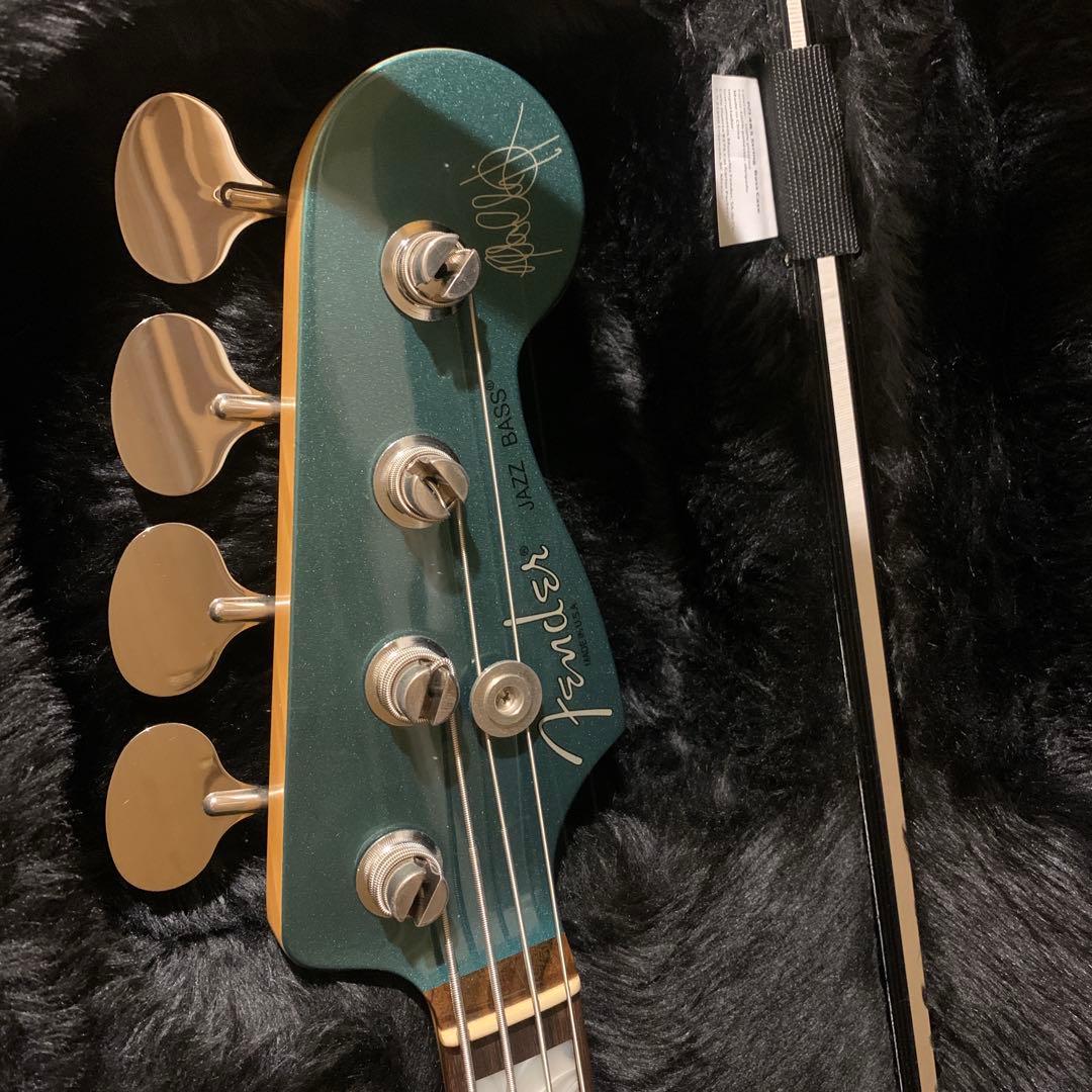 ベース Fender Jazz Bass Adam Clayton model