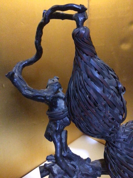 蔵出し　カゴ花入