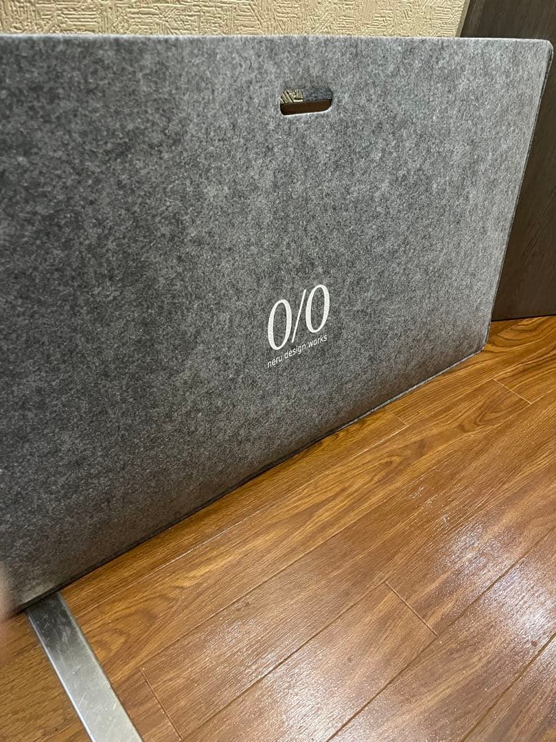 ネルデザインワークス×ノデルデザインButterfly tableM