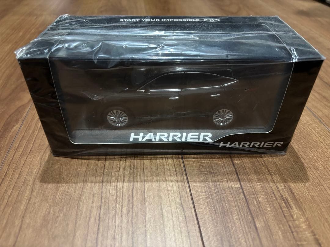 トヨタ 1/30 ハリアー プレシャスブラックパール 新品未使用