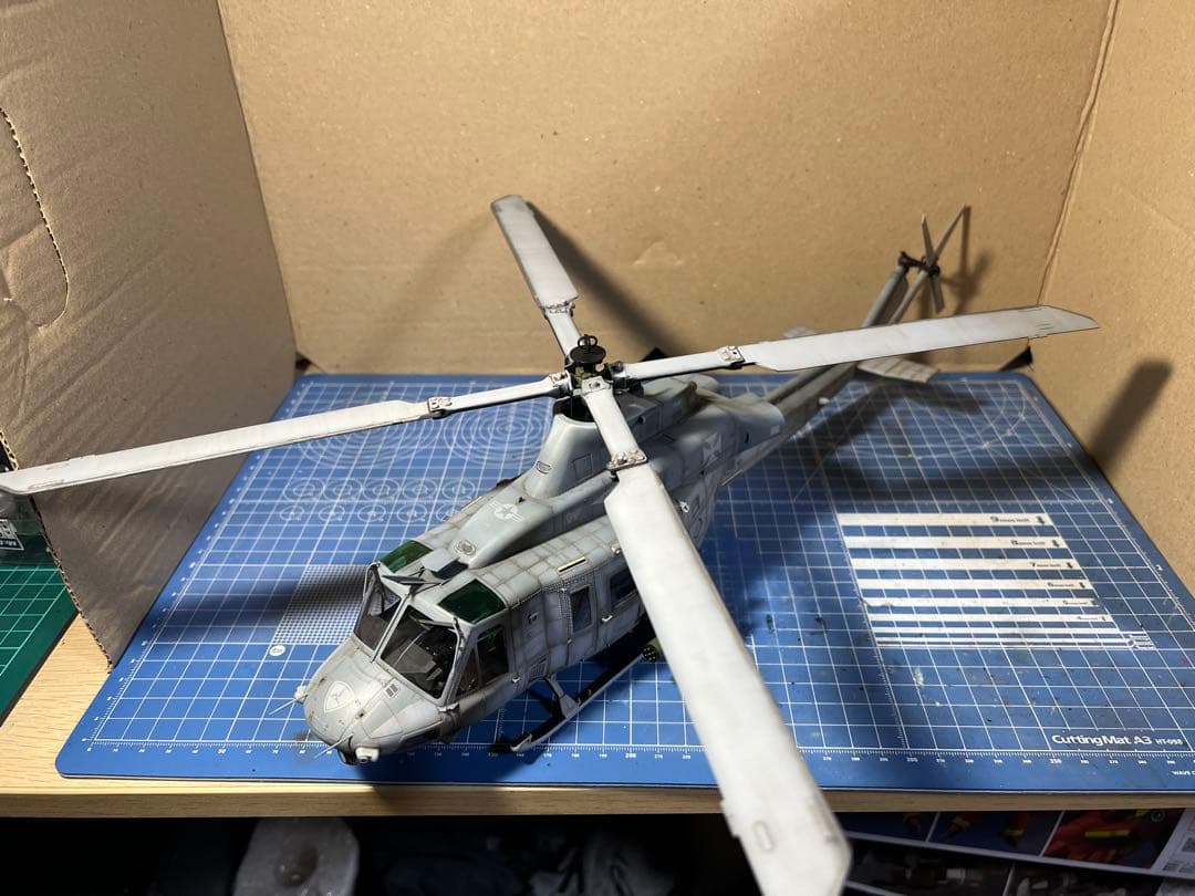 アカデミー 1/35 uh-1y ヴェノム 完成品