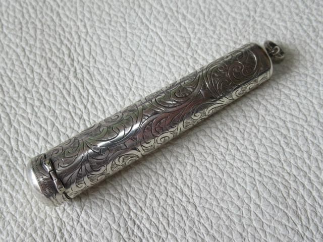 ◆1909年製 イギリス製！総純銀製（925) 唐草模様彫刻 パイプケース