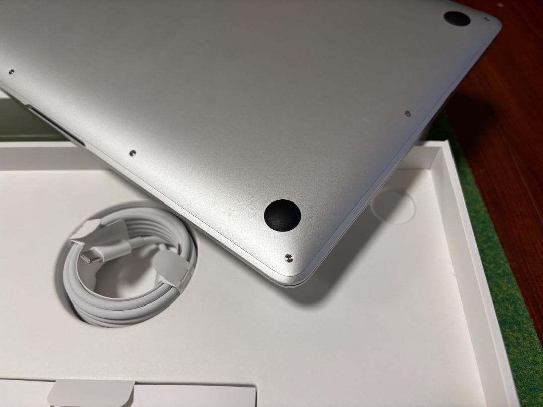 【新同】MacBook Air M1 8/256GB