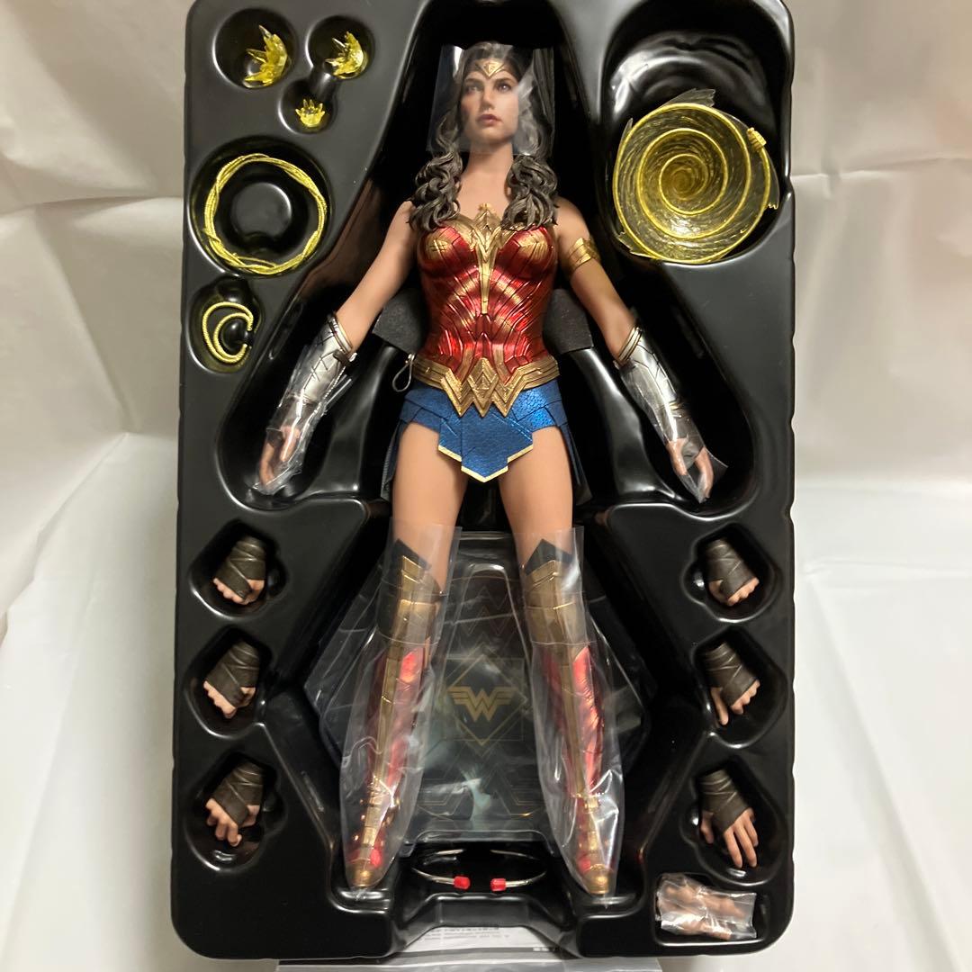 【未展示】ホットトイズ ワンダーウーマン1984版