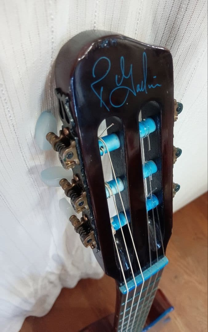 Godin Multiac エレアコ・オーシャンブルー仕立て