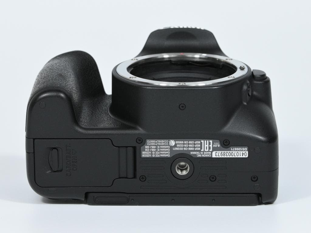 【美品】 Canon EOS Kiss X9 ボディ 《ショット数5755》