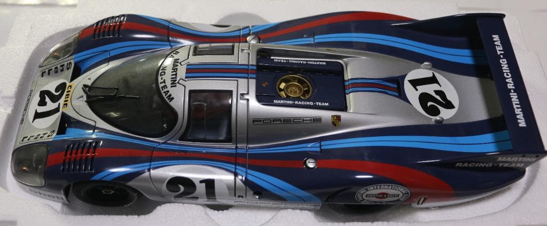 貴重オートアート　 ポルシェ９１７ロングテール　１９７１　1/18 　中古品
