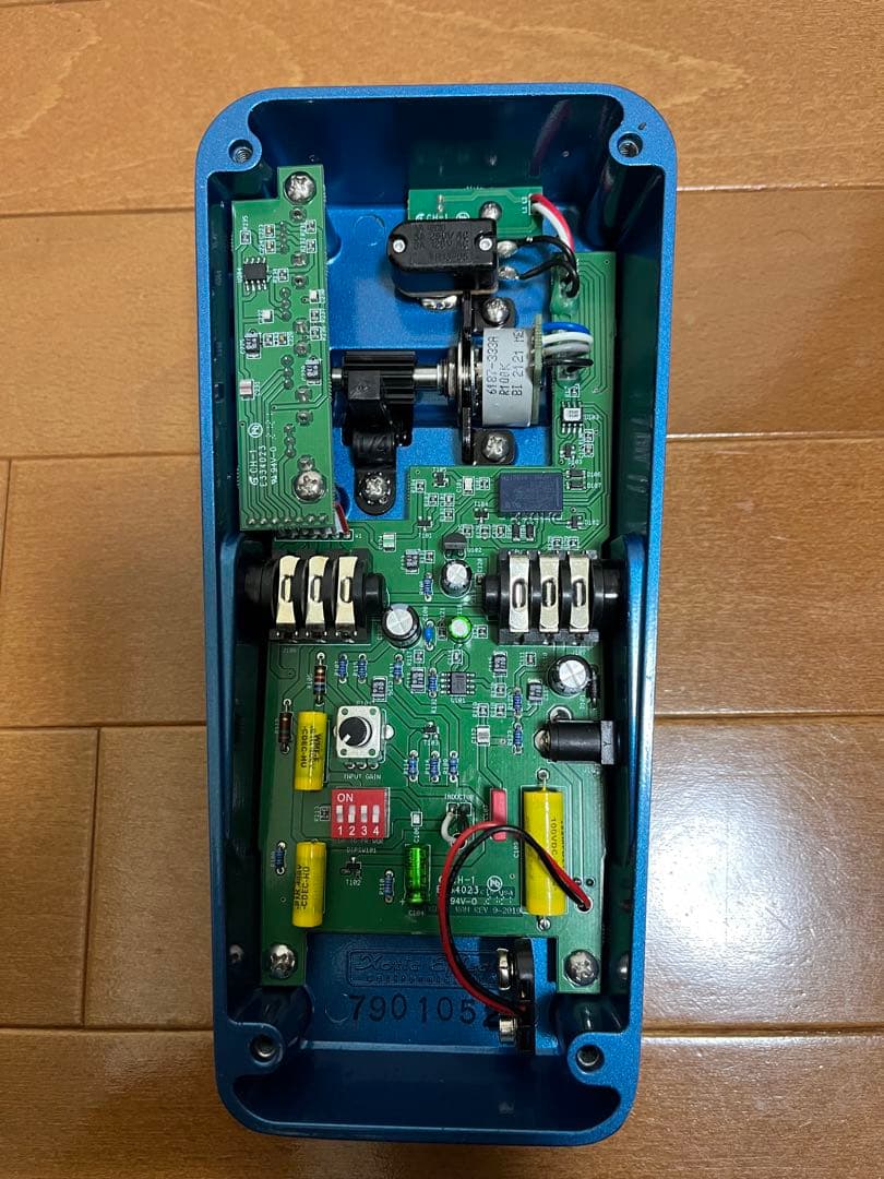 XW-1 ワウペダル(青)