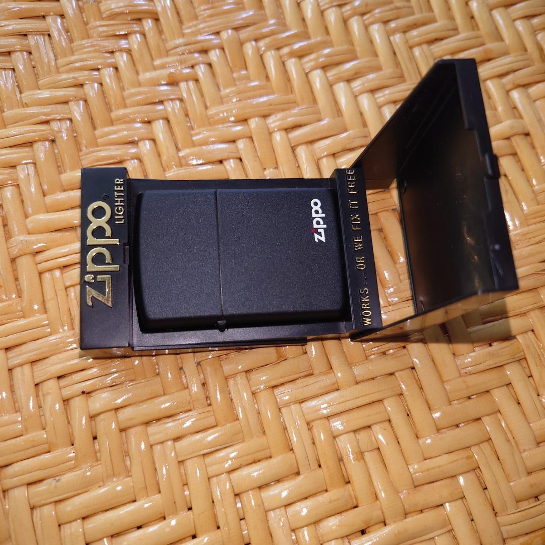 【新品未使用】Zippo ブラックマットオイルライター 箱付き