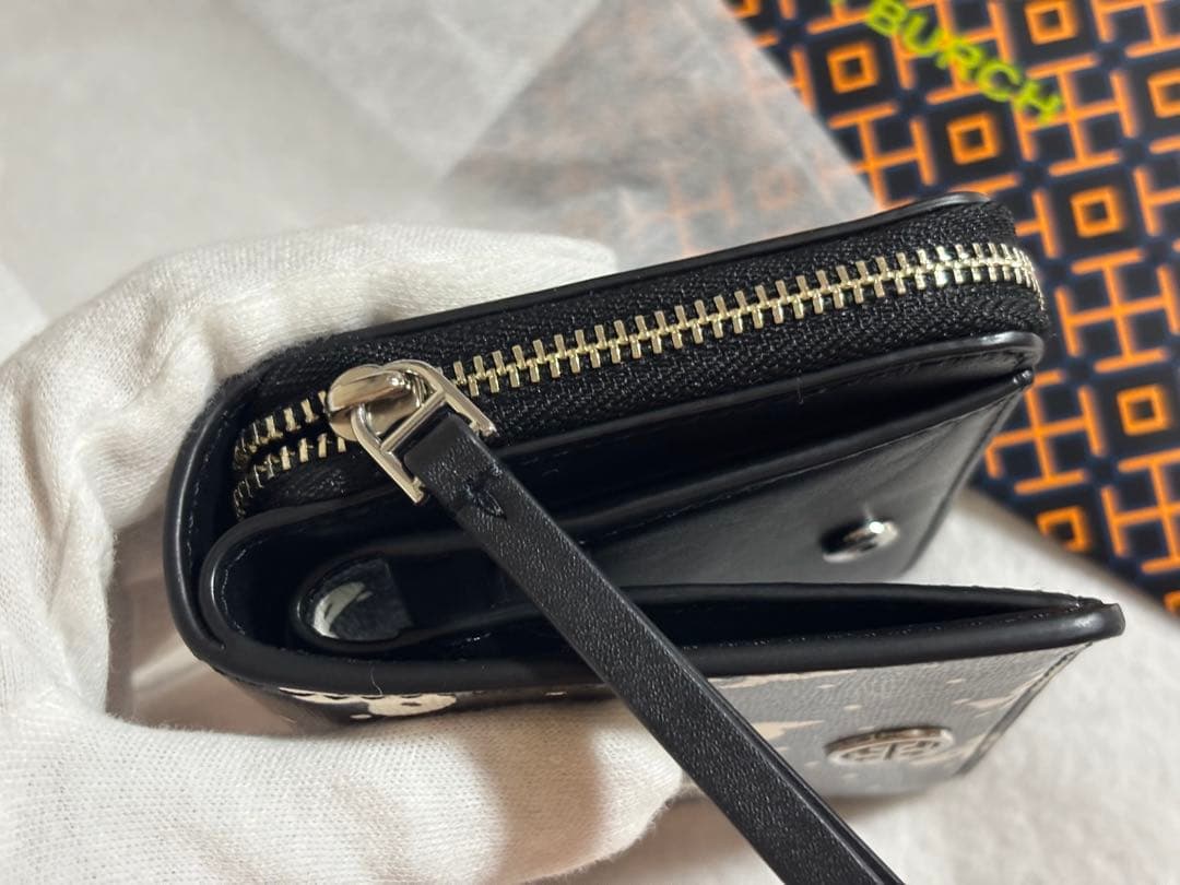 【新品未使用】トリーバーチ　財布　二つ折り　ロビンソン　リボン　革