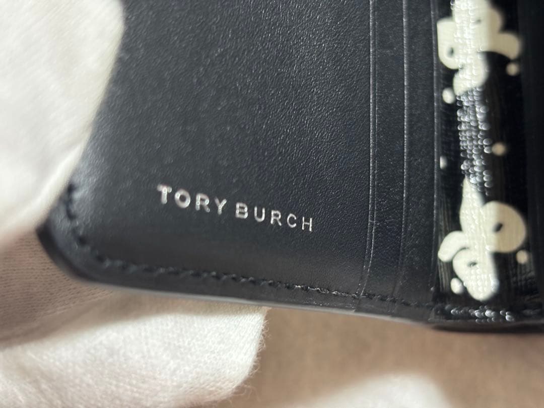 【新品未使用】トリーバーチ　財布　二つ折り　ロビンソン　リボン　革