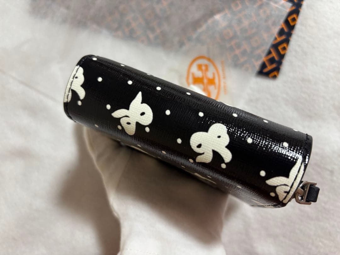 【新品未使用】トリーバーチ　財布　二つ折り　ロビンソン　リボン　革