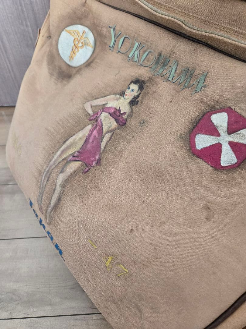 第二次大戦頃　実物　珍品　米陸軍バッグ　ピンナップガールペイント