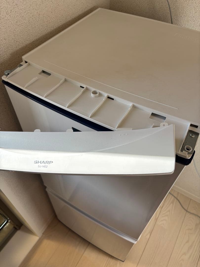 SHARP 冷蔵庫 137L 一人暮らし 左右開き　Refrigerator