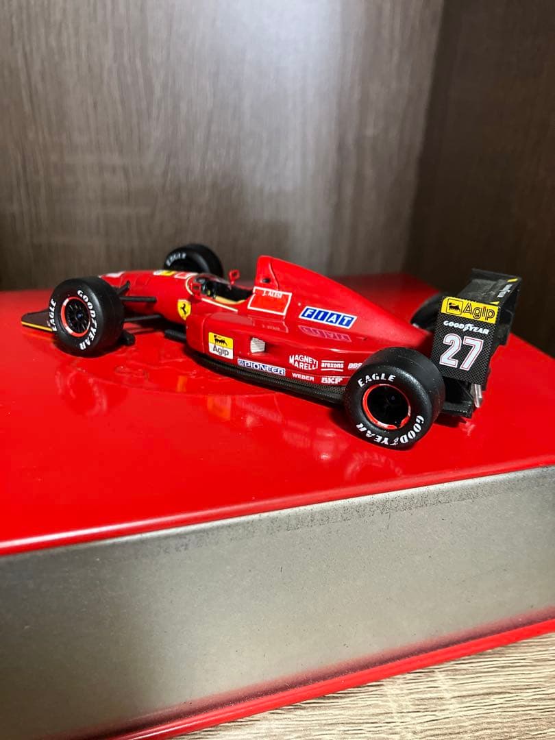 フェラーリ F92A J.アレジ 1/43 ミニカー