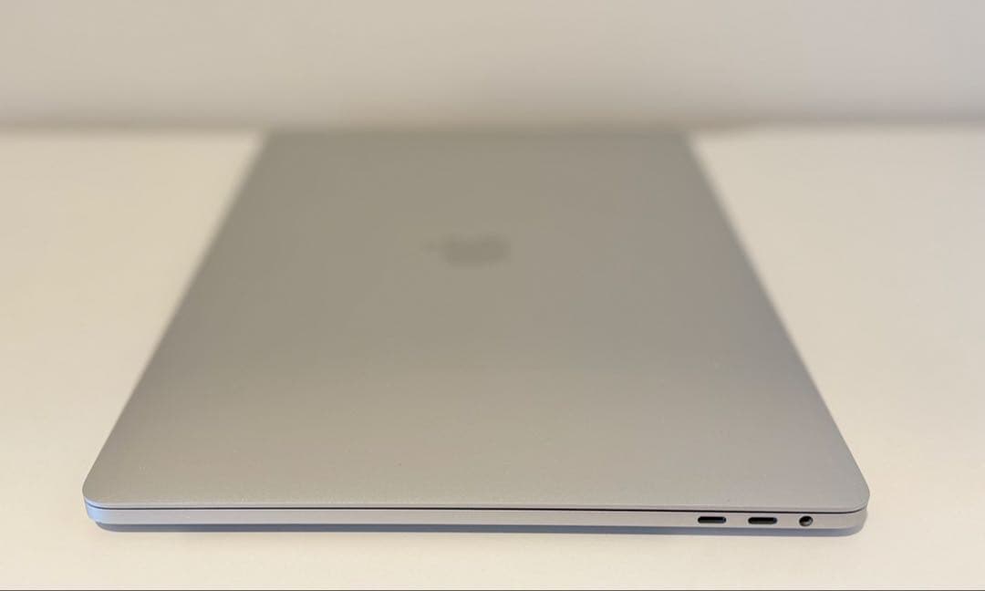 美品 Macbook Pro 2019 16インチ Windows 11 pro