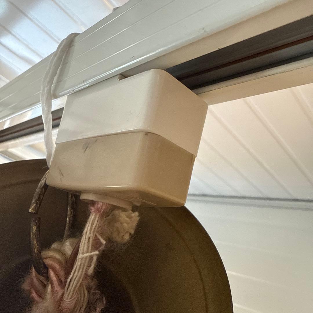 オレンジとホワイトのガラスシャンデリア(ミューラー製)