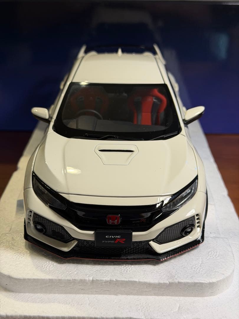 CIVIC TYPE R ホワイト 1/18スケール