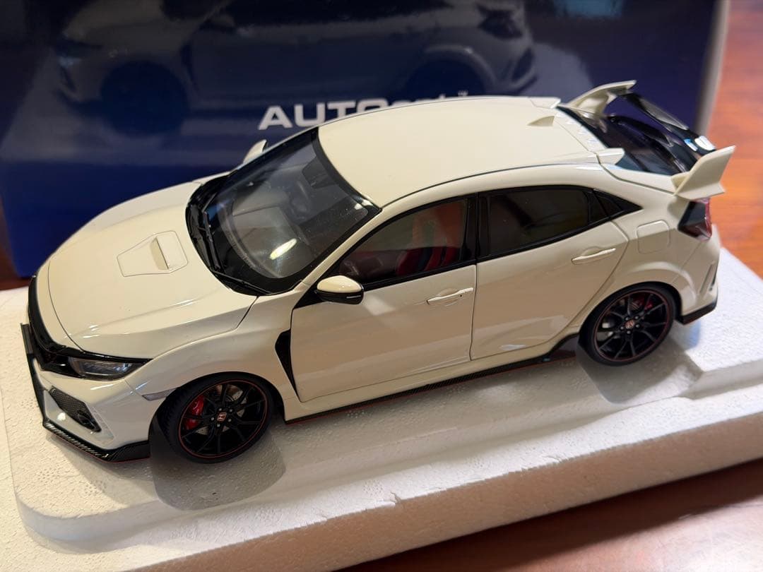 CIVIC TYPE R ホワイト 1/18スケール