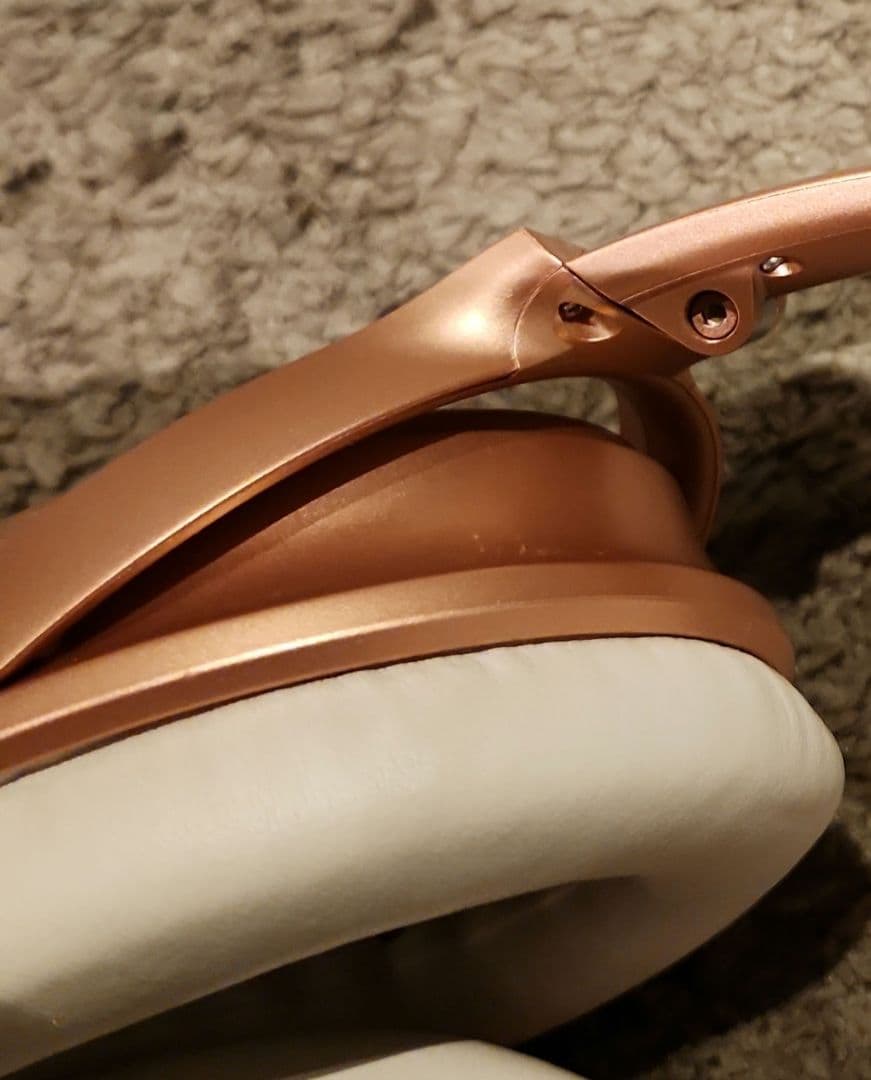 BOSE　ヘッドホン　ピンクゴールド　LIMITED EDITION