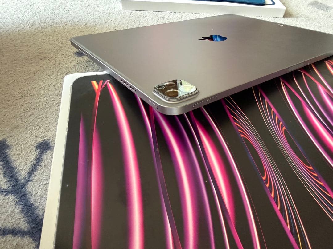 iPad Pro 第６世代　12.9 512gb SIMフリー　スペースグレー